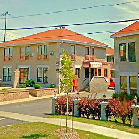 Motel Falcon Brossard Zewnętrze zdjęcie