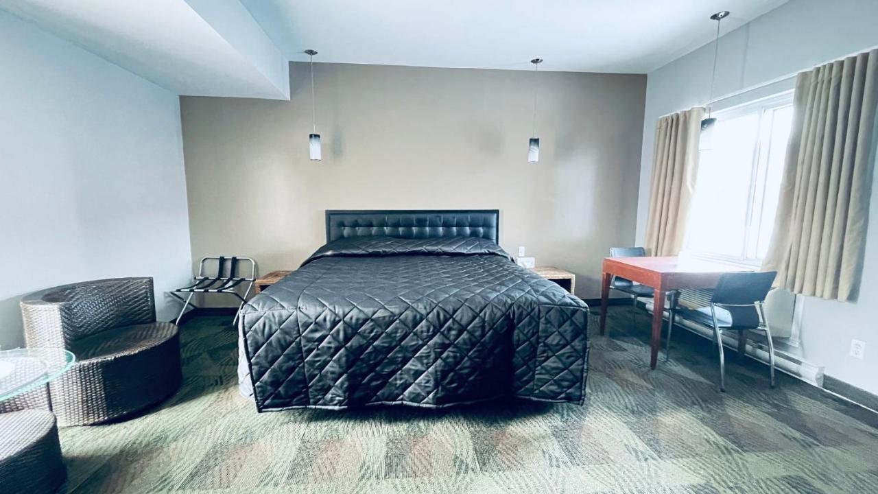 Motel Falcon Brossard Zewnętrze zdjęcie