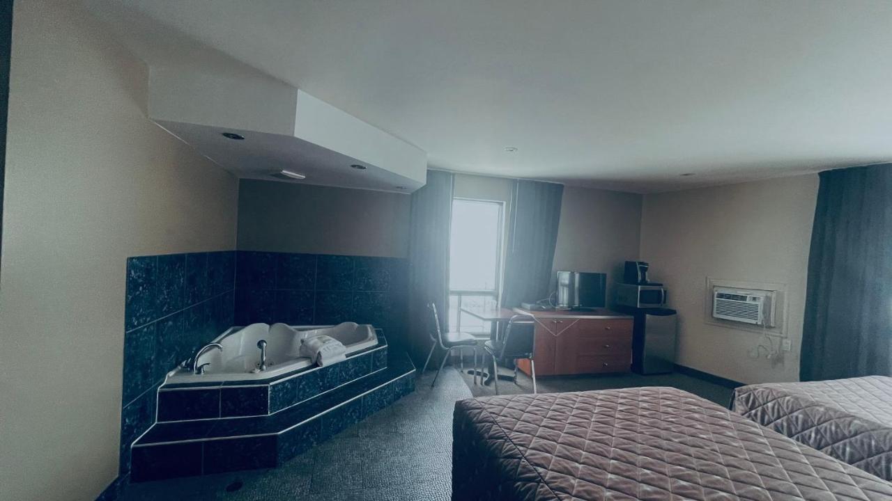 Motel Falcon Brossard Zewnętrze zdjęcie