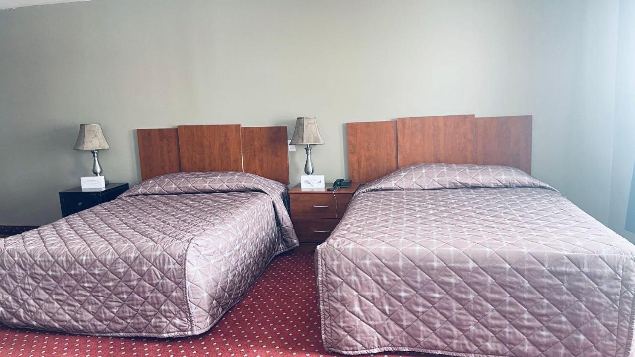 Motel Falcon Brossard Zewnętrze zdjęcie