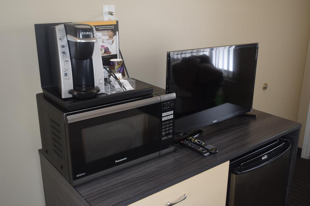 Motel Falcon Brossard Zewnętrze zdjęcie