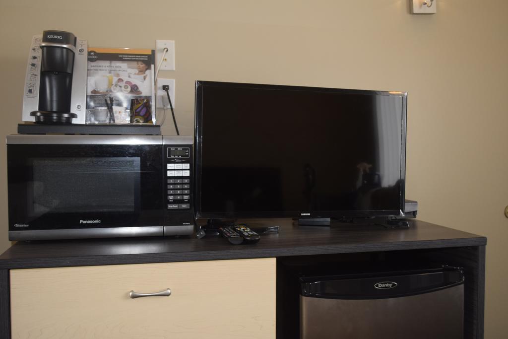 Motel Falcon Brossard Zewnętrze zdjęcie