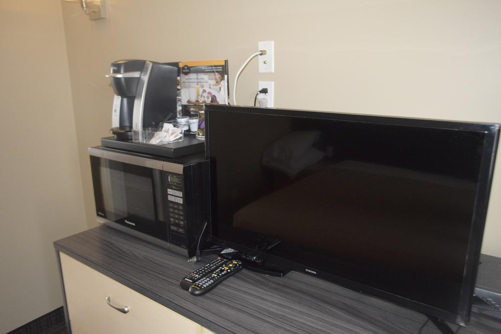 Motel Falcon Brossard Zewnętrze zdjęcie