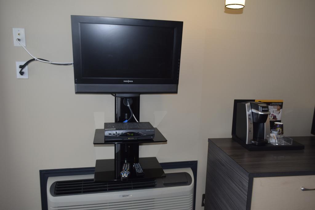 Motel Falcon Brossard Zewnętrze zdjęcie